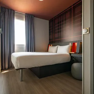 Easyhotel Paris Charles De Gaulle Villepinte ** Tremblay-en-France